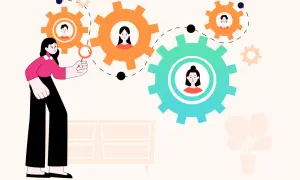 Kobieta z lupą analizuje mechanizm zębaty z portretami ludzi, symbolizujący systemy zarządzania wiedzą.