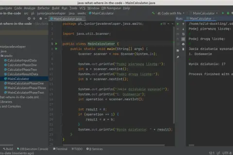 Kod w języku Java EE 8, który implementuje prosty kalkulator. Program prosi o podanie dwóch liczb i wybór działania (dodawanie), a następnie wyświetla wynik.
