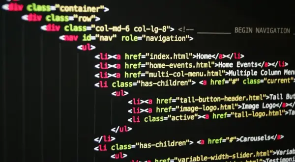 Kod HTML strony internetowej, gotowy do wysłania komendą `git push origin`.