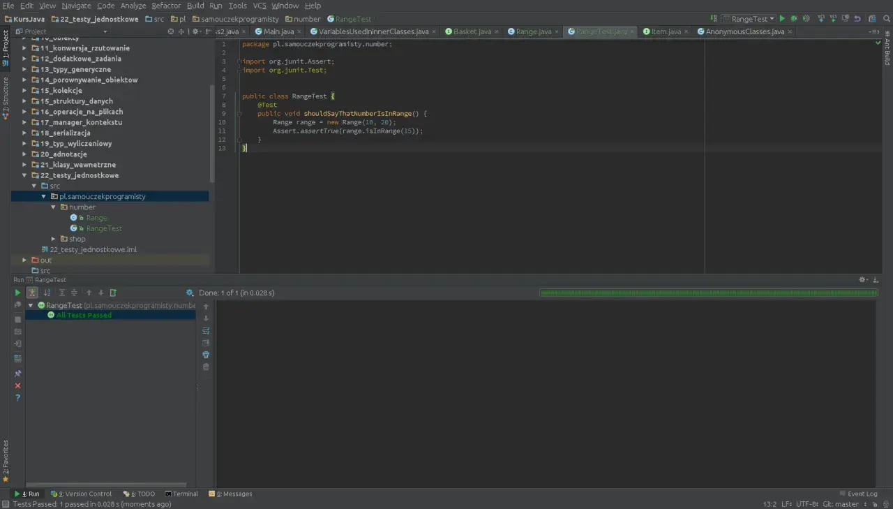 Testy automatyczne Java w IDE. Klasa RangeTest sprawdza poprawność metody isInRange. Wszystkie testy zakończone sukcesem.