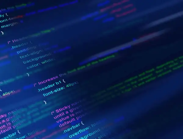 Kod CSS z kolorowymi fragmentami, przypominający zapis historii zmian, jak w event sourcing.